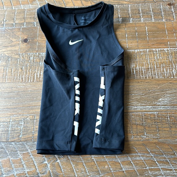 NWOT Nike Pro Dri-Fit Tank - Picture 3 of 4